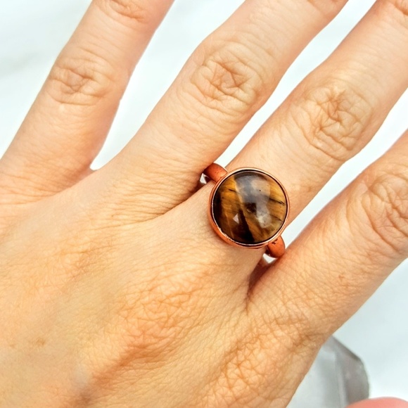 Protective • Tiger's Eye Brown Copper Dainty Ring - Picture 4 of 5